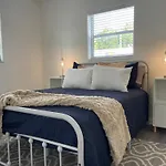 Remodeled Little Havanna Apartments Great Location