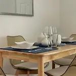 Remodeled Little Havanna Apartments Great Location