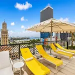 2 Bedroom Condo At Gale Downtown Pool Gym Spa