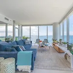 Spacious Corner With Stunning Bay Views