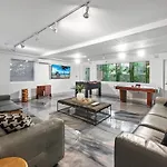 Luxury Miami Villa With Large Pool & Bbq, Perfect Getaway!