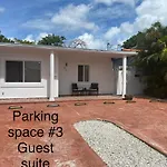 Guest Suite W Free Parking At 7 Min To Miami International Airport