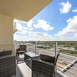 Modern 1 Bedroom Midtown Miami With Free Parking