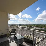Modern 1 Bedroom Midtown Miami With Free Parking