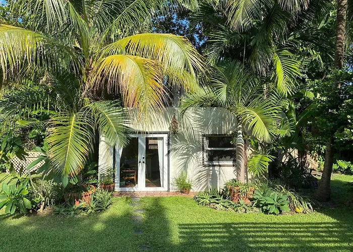 Miami Guest House With Large Pool