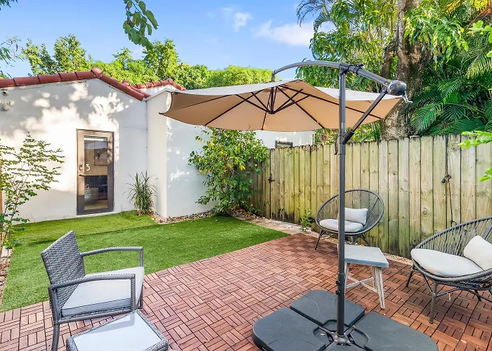Oasis Garden in Miami! Studio Stay Unit 1!