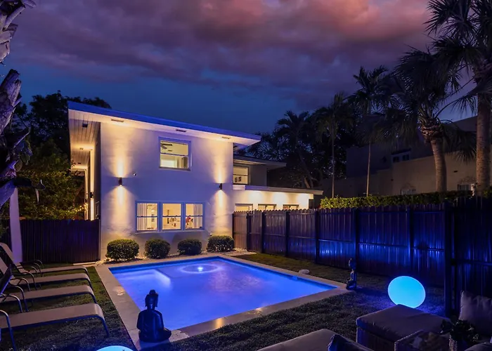Oasis Vista Miami Luxury Villa! 10 Min From Beach, Private Gym, Top Location!