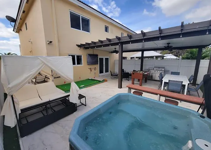 Boutique Style House, Mini Golf Bbq Hot-Tub Ev-Charger Foosball