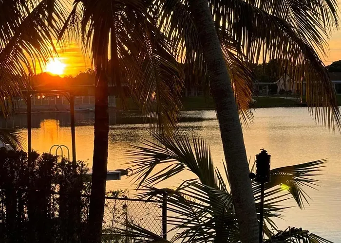 Best Location Iconic 4Bd Waterfront Luxury Mia