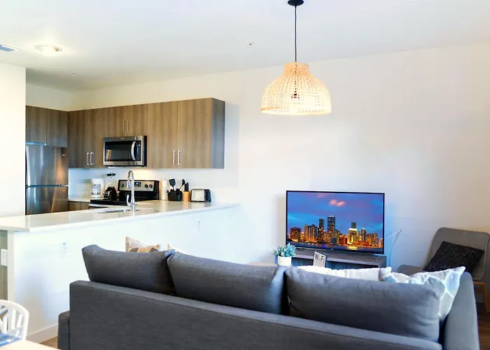 Entire House With Free Parking At North Miami!