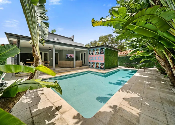 Miami Gucci Home With Pool & Great Location