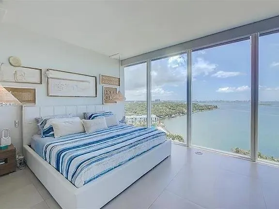 Spacious Corner With Stunning Bay Views