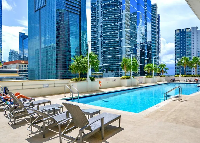 Relax & Live The Miami Exp In Our Comfy Condo