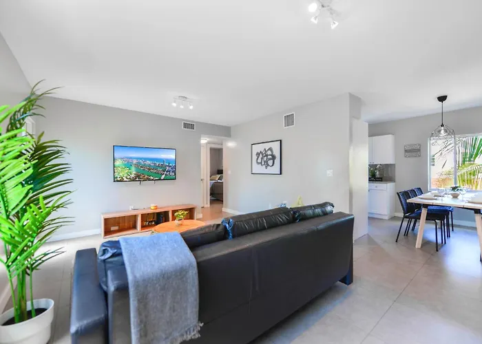 Comfy & Spacious Duplex W Top Amenities!