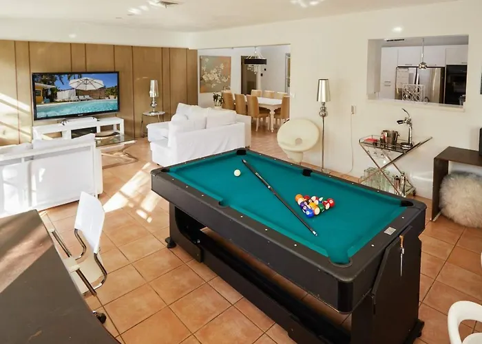 Miami Pool Oasis