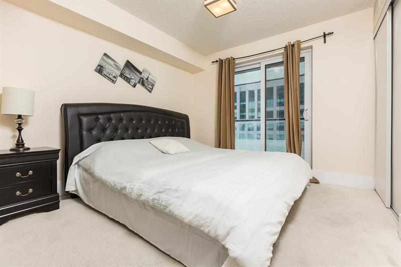 Brickell Bay Boardwalk - Waterfront Luxury Miami