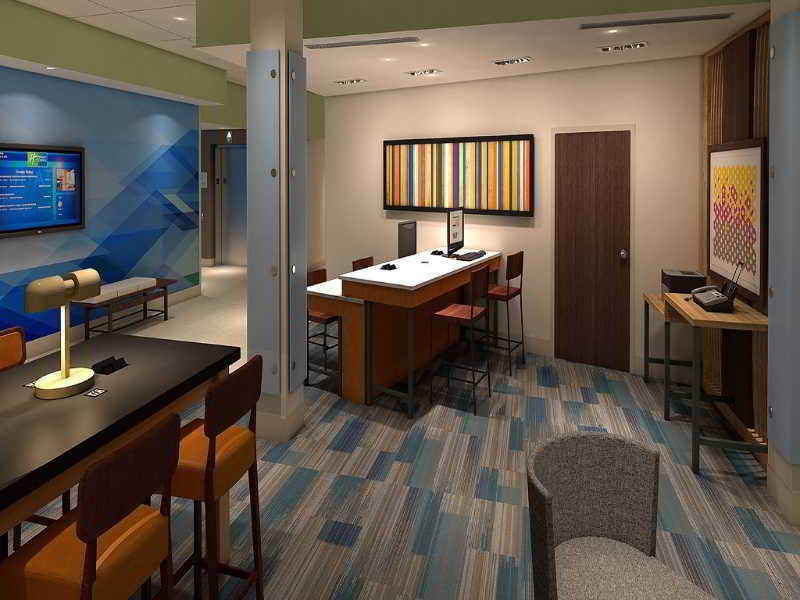 Express & Airport East By Ihg