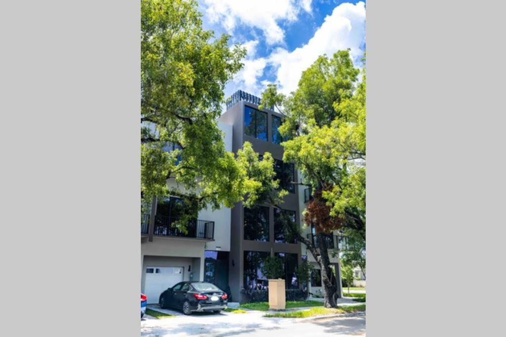 Appartement Huge 4 Bedroom Townhouse W/ Private Rooftop & Bbq *
