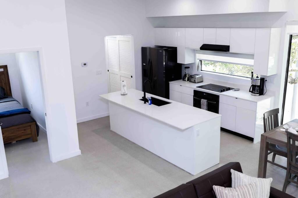 Huge 4 Bedroom Townhouse W/ Private Rooftop & Bbq Appartement *