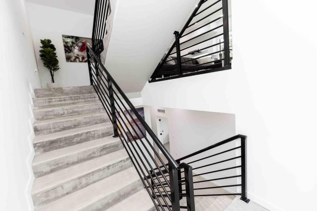 Appartement Huge 4 Bedroom Townhouse W/ Private Rooftop & Bbq *