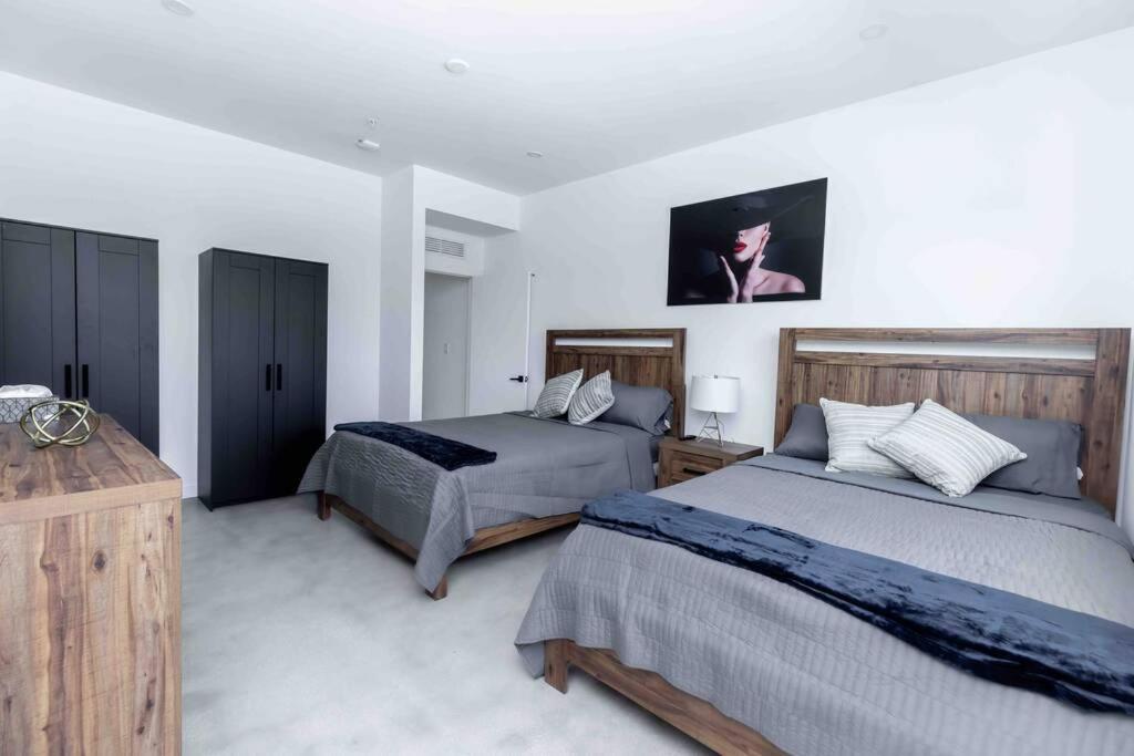 Appartement Huge 4 Bedroom Townhouse W/ Private Rooftop & Bbq