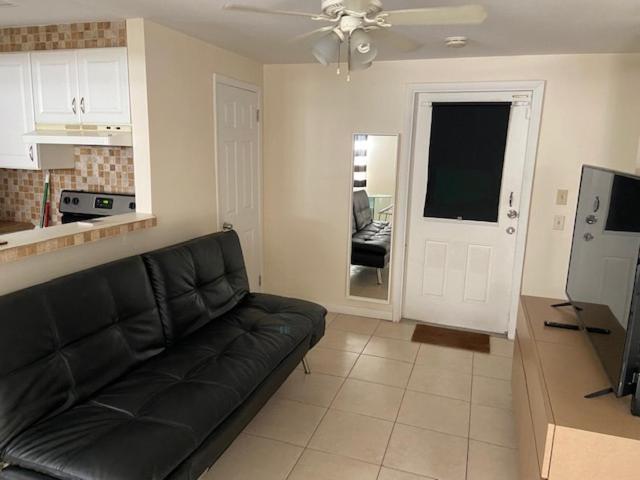 Homestay Private Near Airport - Free Parking - 01
