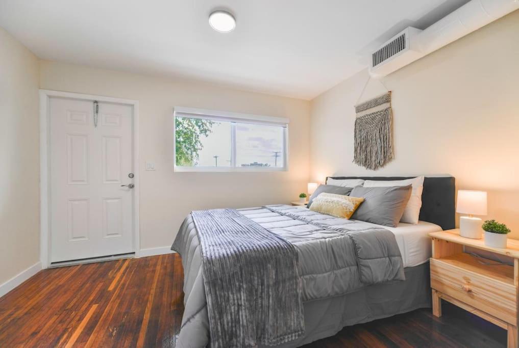 Stylish Monthly Near Apartment