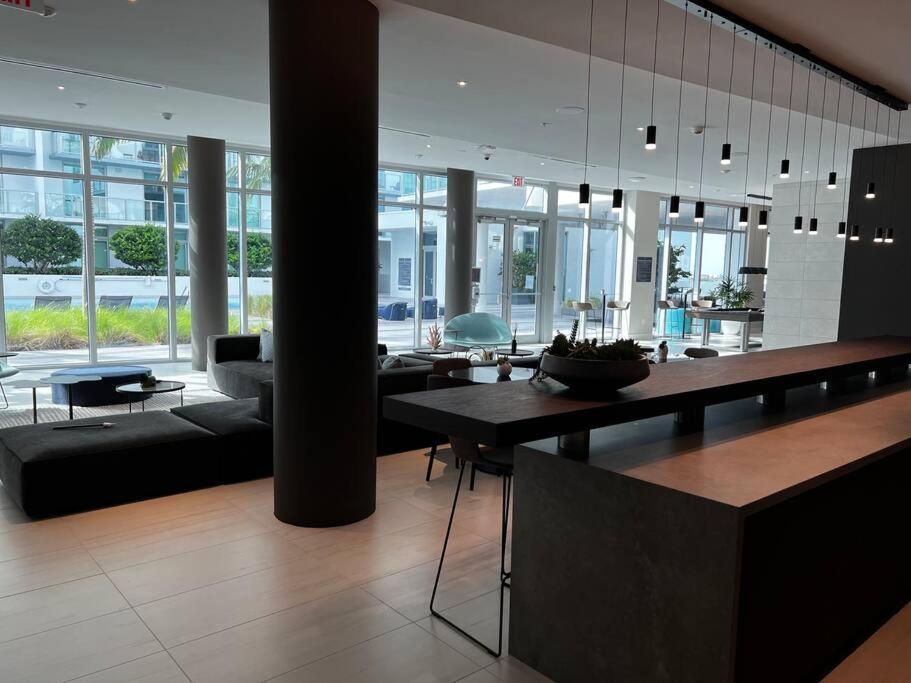 Apartment Brand New Floor In The Heart Of Miami