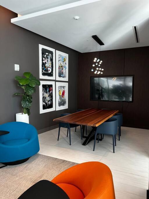 Apartment Brand New Floor In The Heart Of