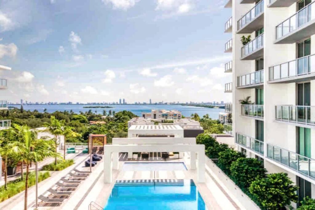 Brand New Floor In The Heart Of Apartment Miami