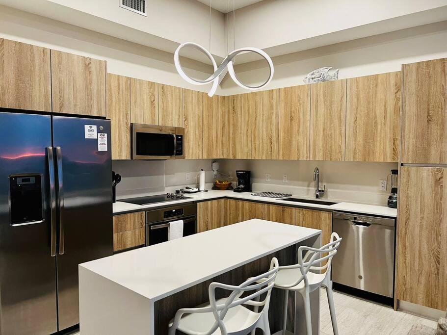 Brand New Floor In The Heart Of Miami