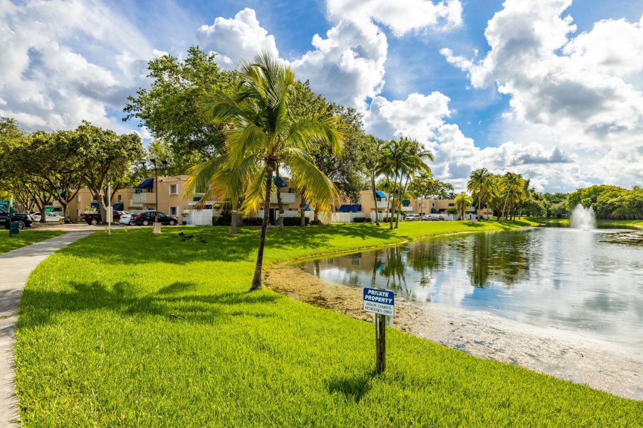 Luxurious And Cozy Townhouse 3 Bedrooms 2.5 Bath