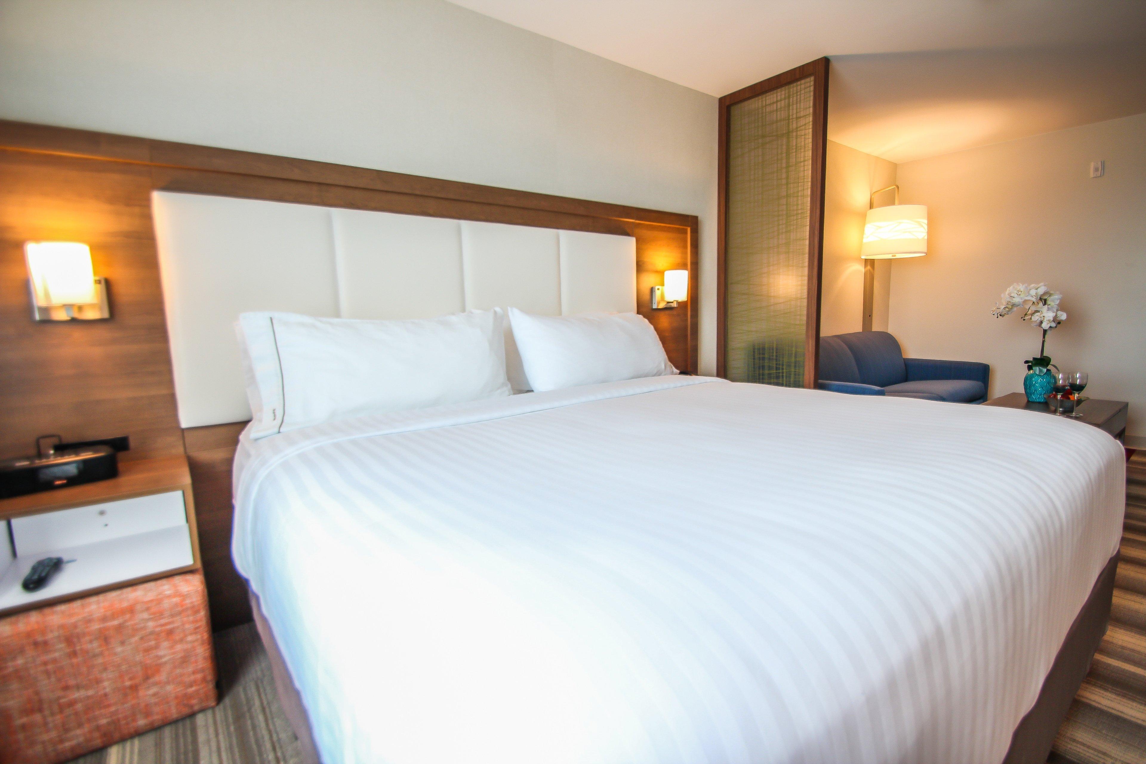 Express & Airport East By Ihg Hotel Miami
