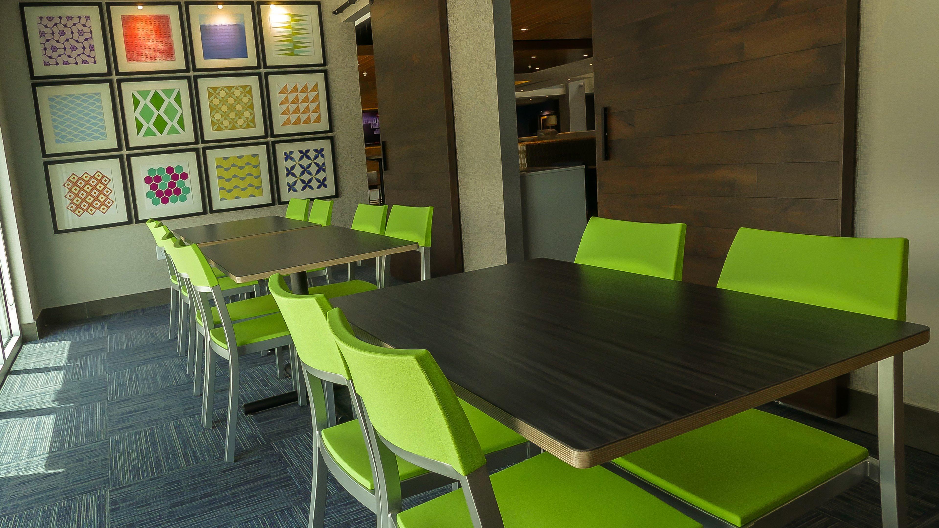 Express & Airport East By Ihg Hotel Miami