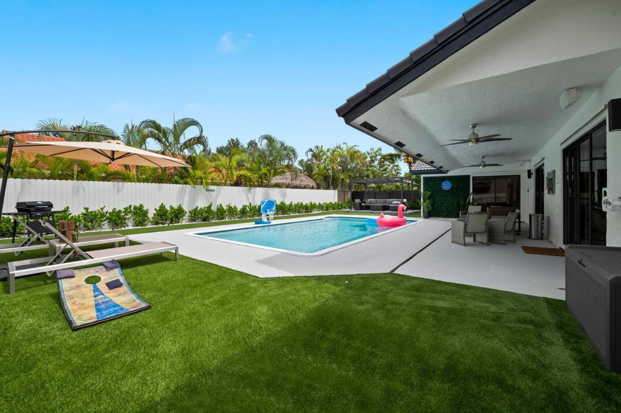 Villa Paradise Miami, Luxury Gem With Heated Pool, Game Room, Fire Pit, 3 Bed 2 Bath