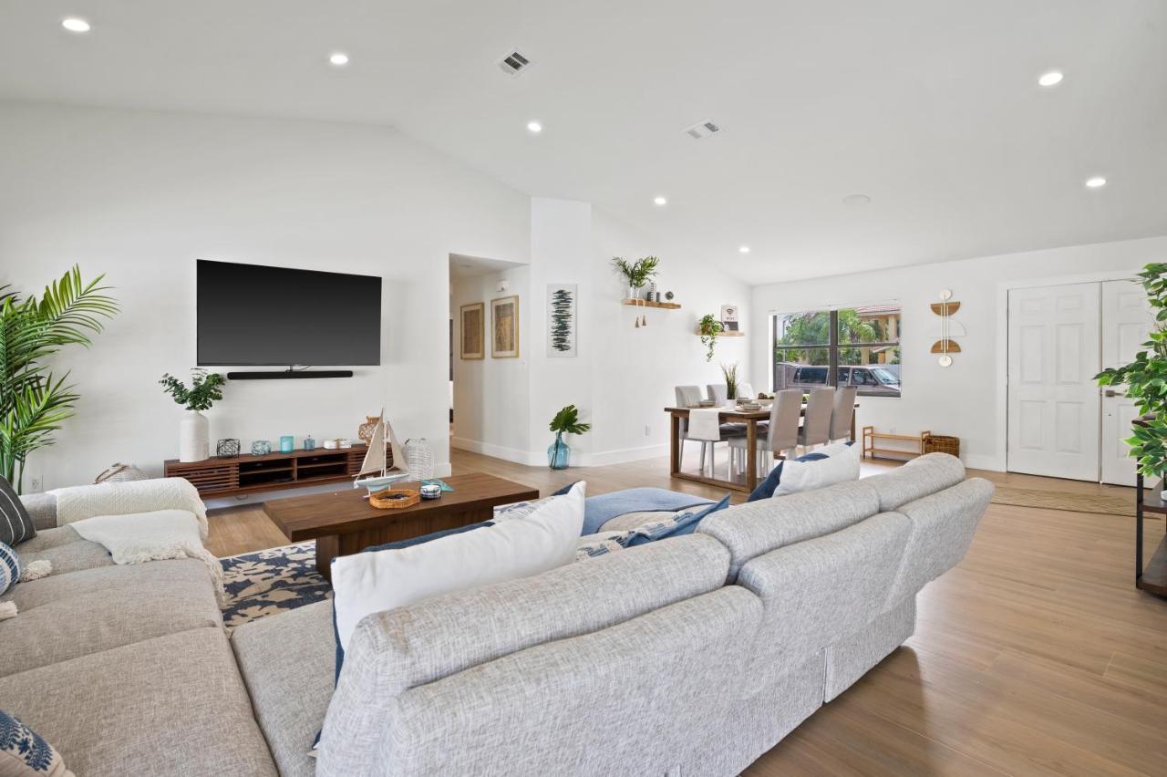 Paradise Miami, Luxury Gem With Heated Pool, Game Room, Fire Pit, 3 Bed 2 Bath