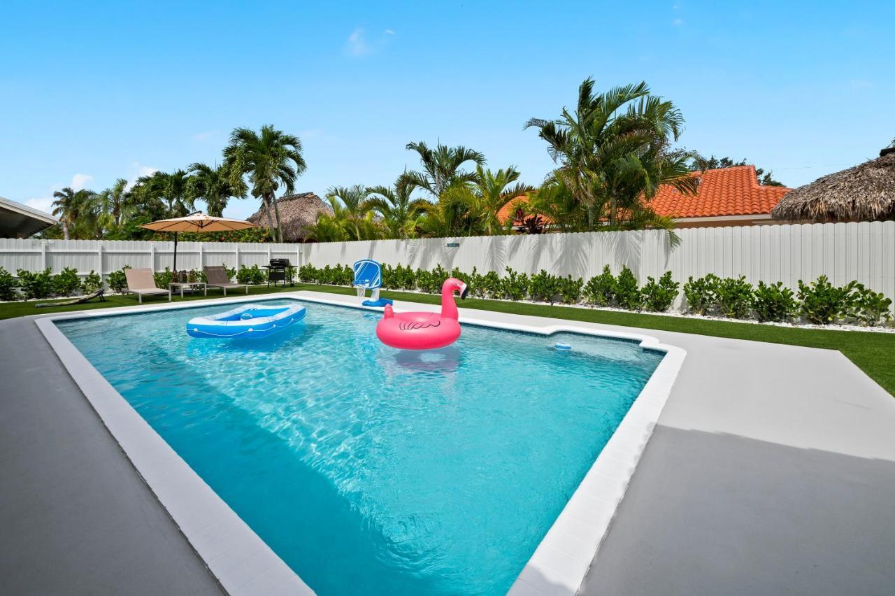 Paradise Miami, Luxury Gem With Heated Pool, Game Room, Fire Pit, 3 Bed 2 Bath