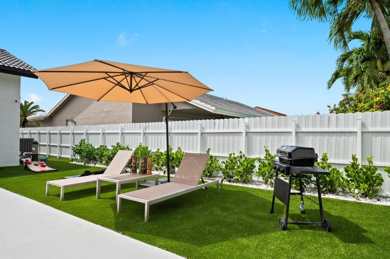Villa Paradise Miami, Luxury Gem With Heated Pool, Game Room, Fire Pit, 3 Bed 2 Bath *