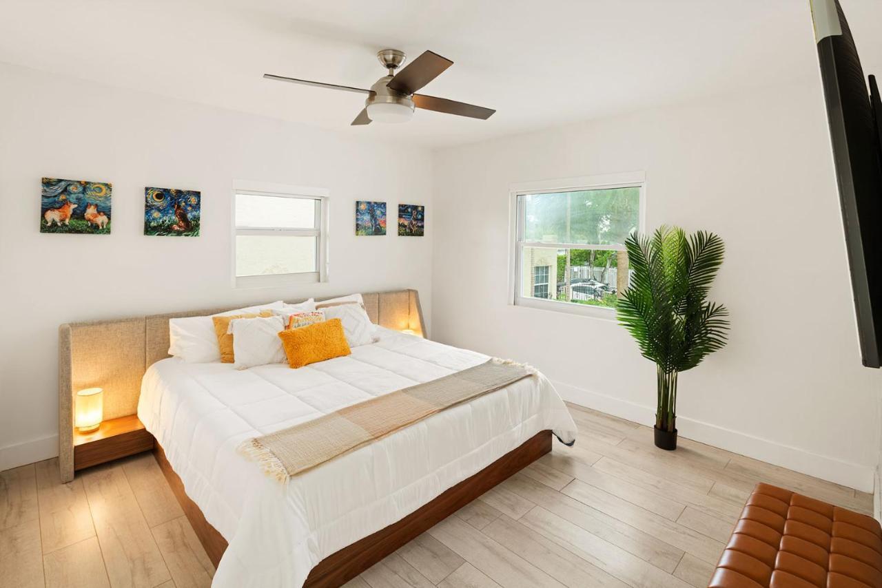 Oasis Vista Luxury Villa! 10 Min From Beach, Private Gym, Location! * Miami