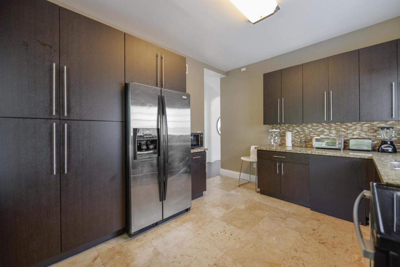 5 Bedrooms -15 Min From The @design District Vakantiehuis Miami