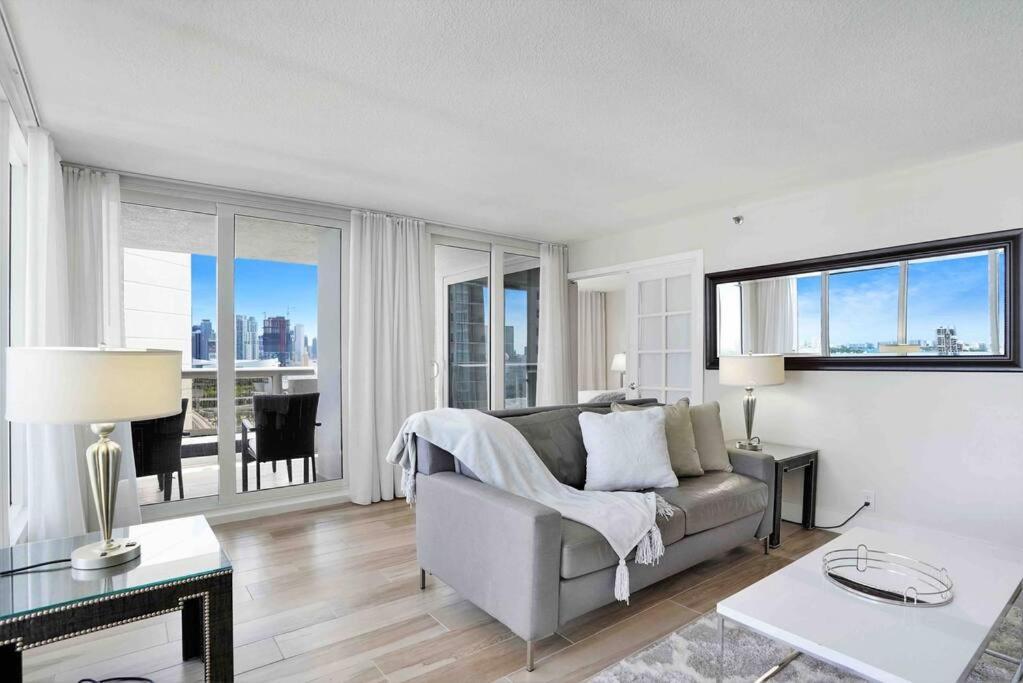 Aqua Marina! Water & Views! Apartment