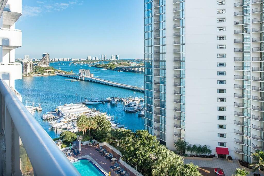 Aqua Marina! Water & Views! Apartment Miami
