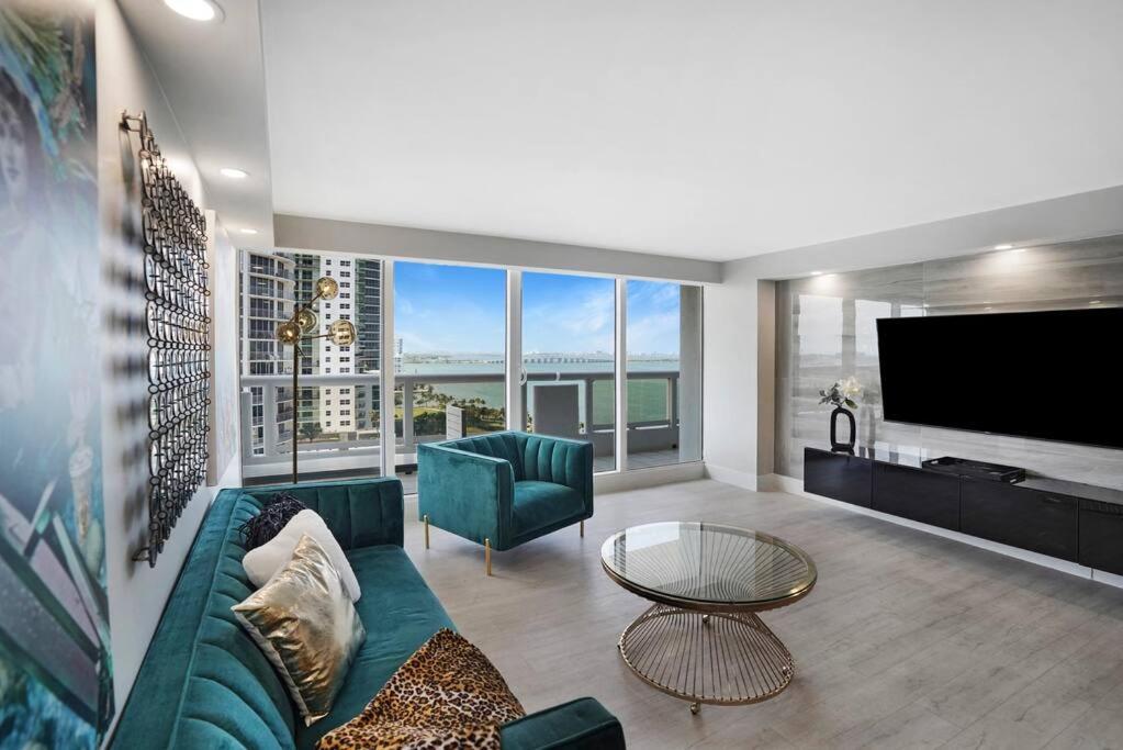 Unforgettable! Water & Park Views, 4 Bedrooms! * Miami