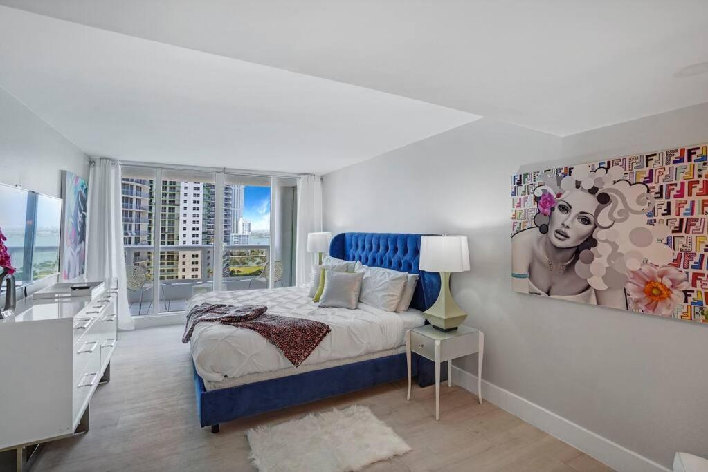 Unforgettable! Water & Park Views, 4 Bedrooms! Apartment