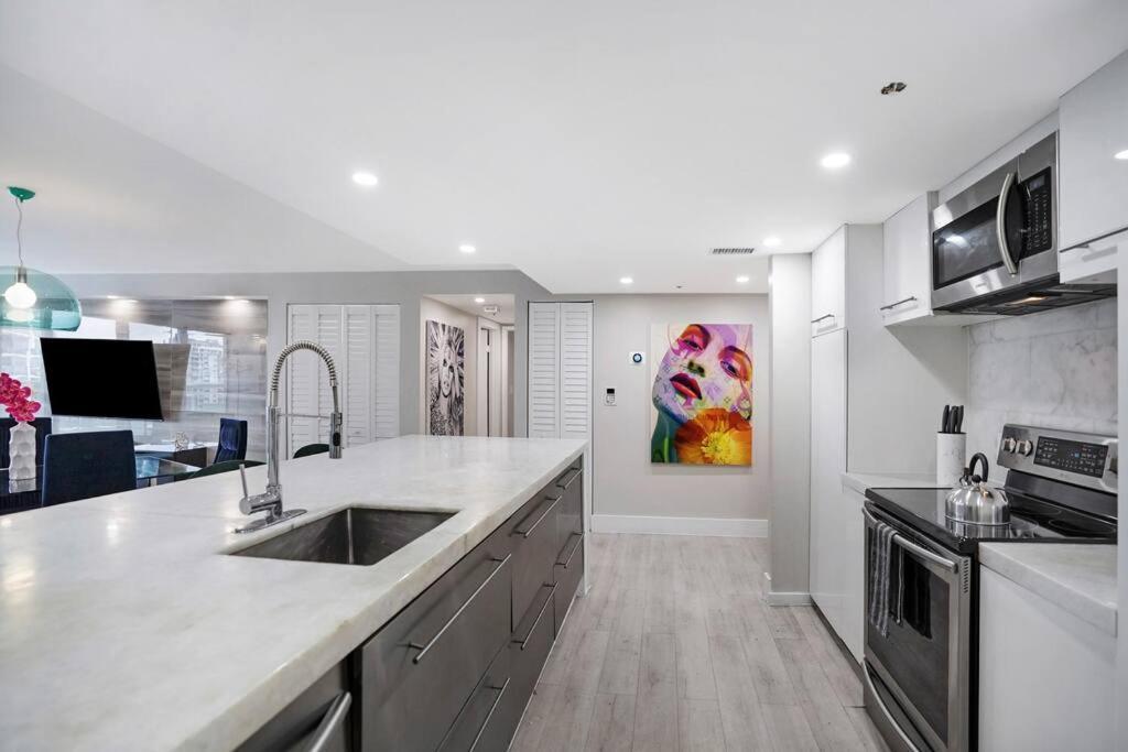 Unforgettable! Water & Park Views, 4 Bedrooms! * Miami