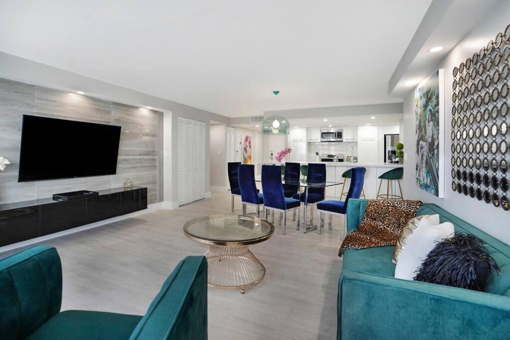 Unforgettable! Water & Park Views, 4 Bedrooms! Apartment Miami