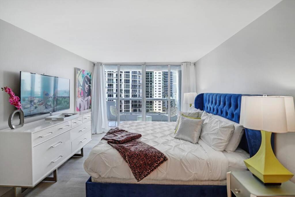 Unforgettable! Water & Park Views, 4 Bedrooms! Apartment Miami
