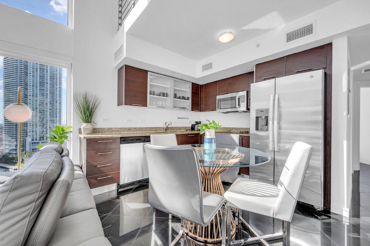 Iconic 2 Bedroom Loft Brickell-stunning Views Miami