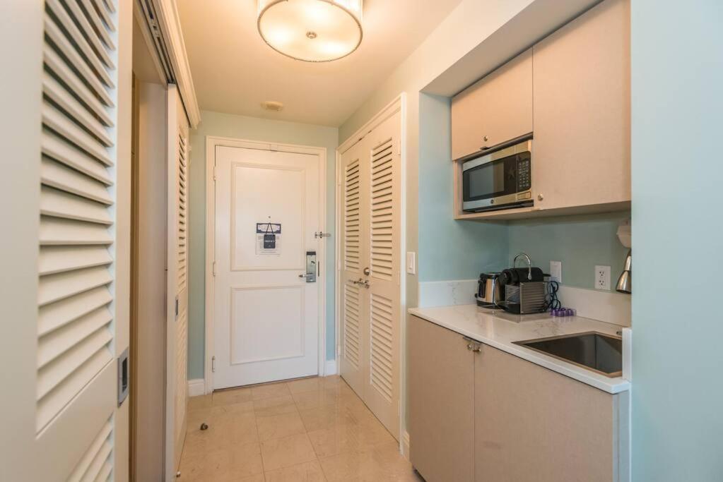 Studio Located At The Ritz Carlton Key Biscayne, Appartement