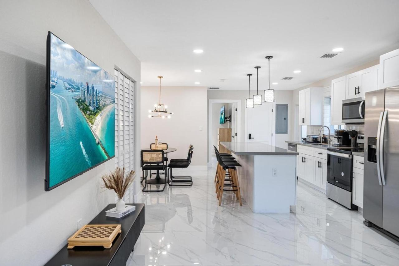 4 Bedroom Retreat Bbq Marketplace * Miami